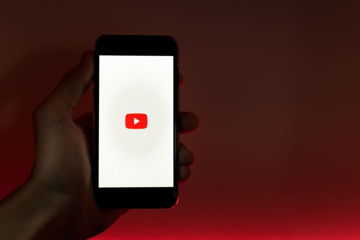 YouTube зачинат бороти ся из хосновачами, котрі блокувут рекламу